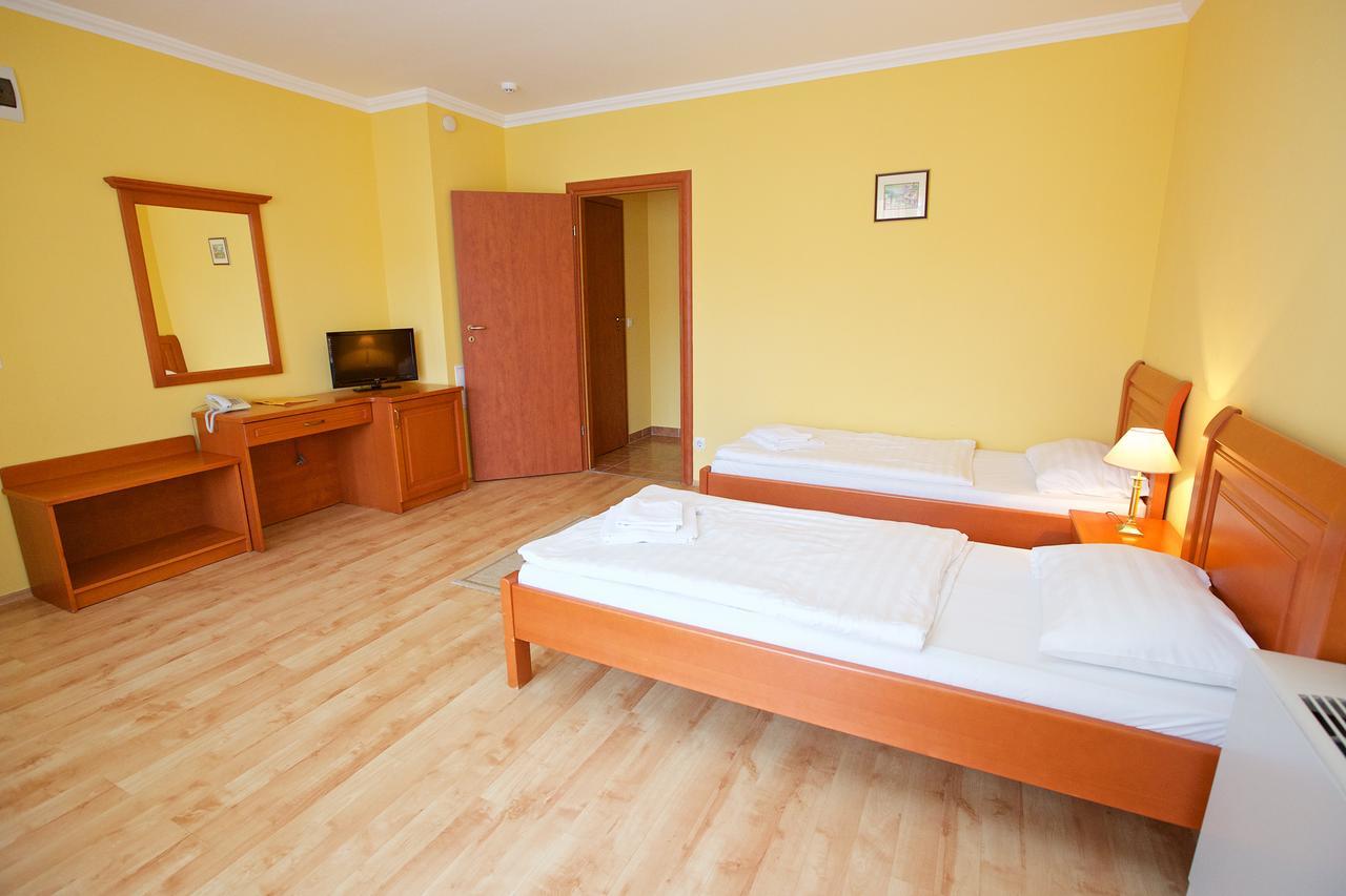 Hotel Jarja Hajdúszoboszló Exterior foto